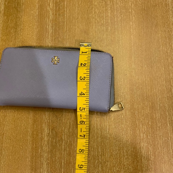 Tory Burch Robinson Zip Continental Wallet - Picture 14 of 16